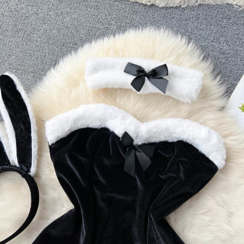 Elegant and sexy women's lingerie set – includes bra and panty for a flattering, confident look. Perfect blend of comfort and allure!