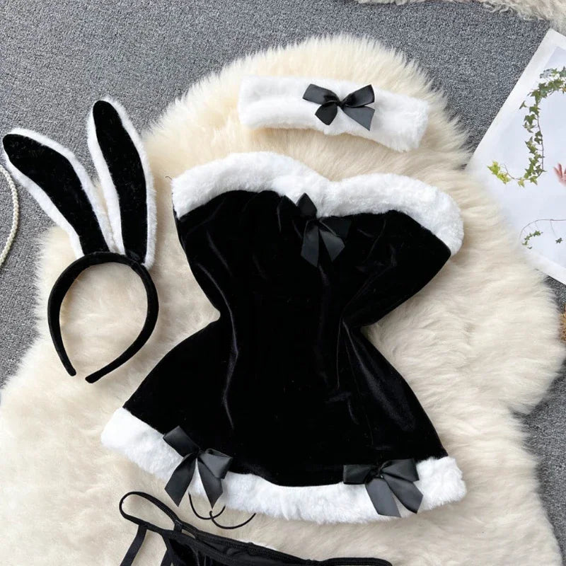 Elegant and sexy women's lingerie set – includes bra and panty for a flattering, confident look. Perfect blend of comfort and allure!