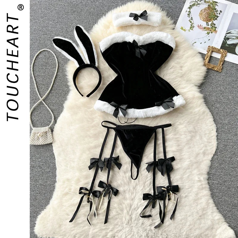 Elegant and sexy women's lingerie set – includes bra and panty for a flattering, confident look. Perfect blend of comfort and allure!