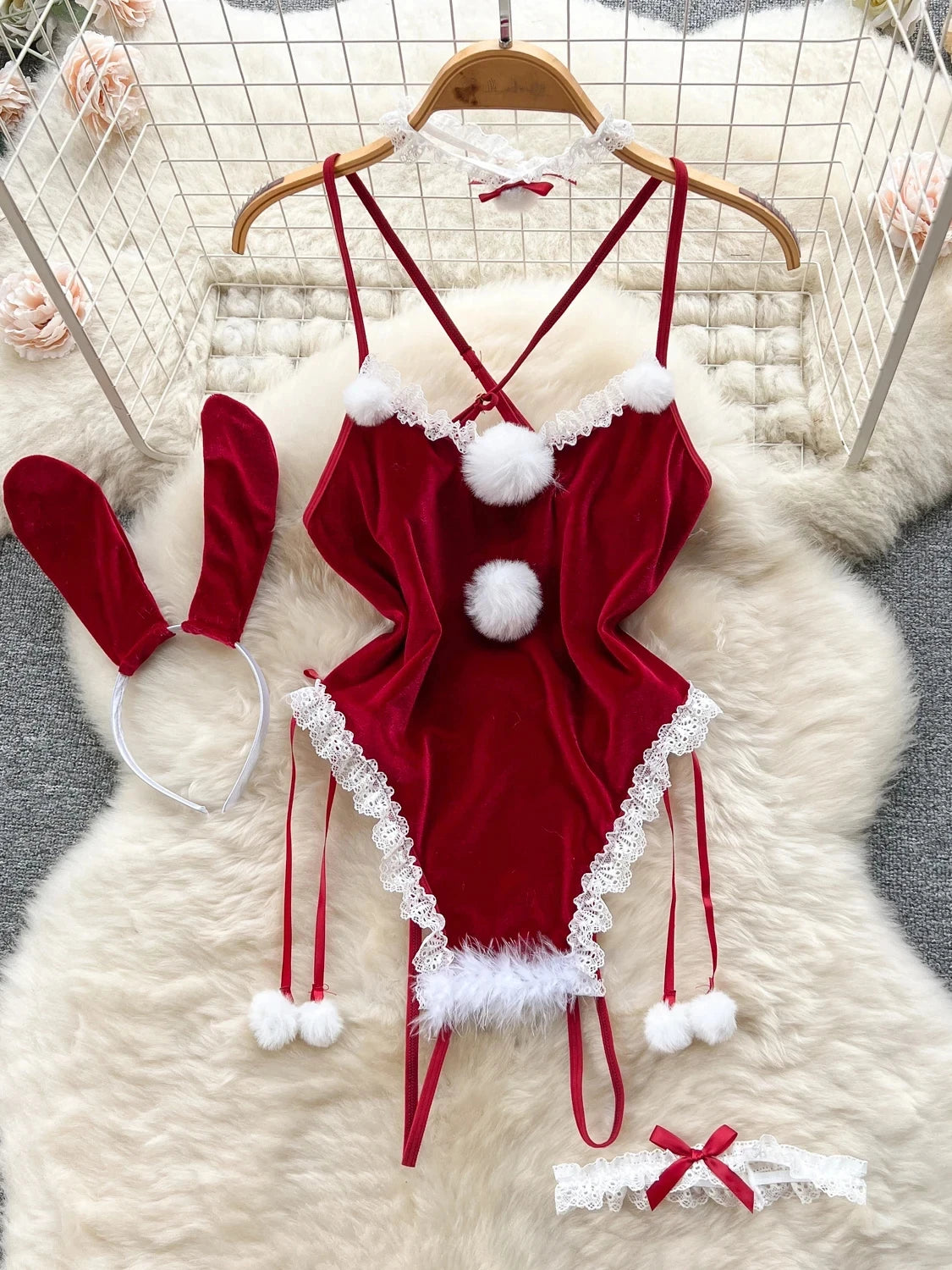 Elegant and sexy women's lingerie set – includes bra and panty for a flattering, confident look. Perfect blend of comfort and allure!