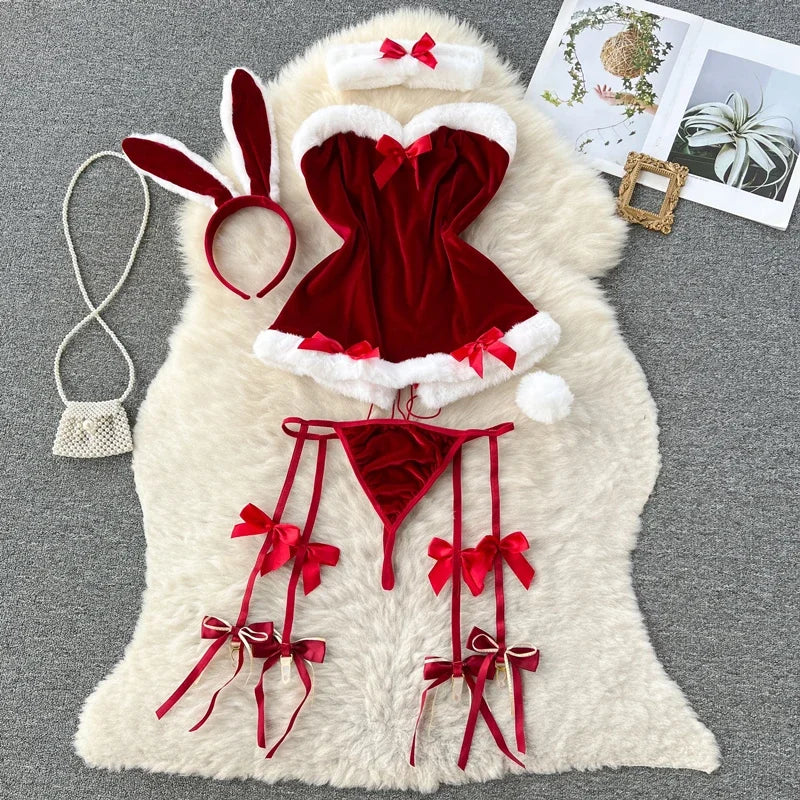 Elegant and sexy women's lingerie set – includes bra and panty for a flattering, confident look. Perfect blend of comfort and allure!