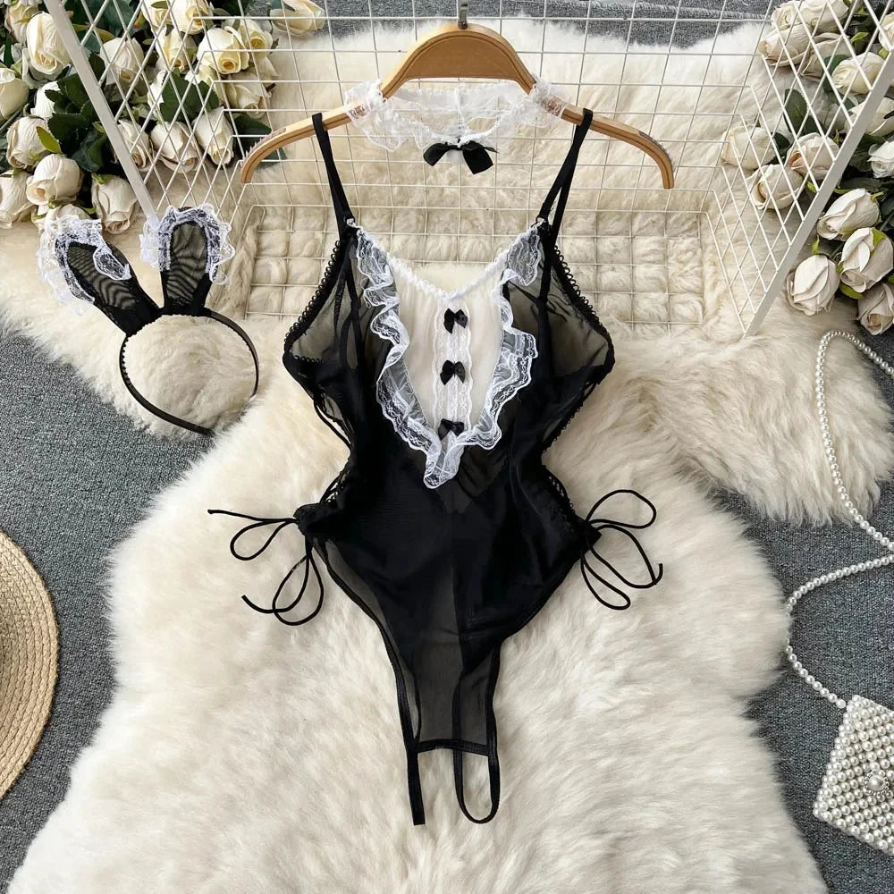 Elegant and sexy women's lingerie set – includes bra and panty for a flattering, confident look. Perfect blend of comfort and allure!