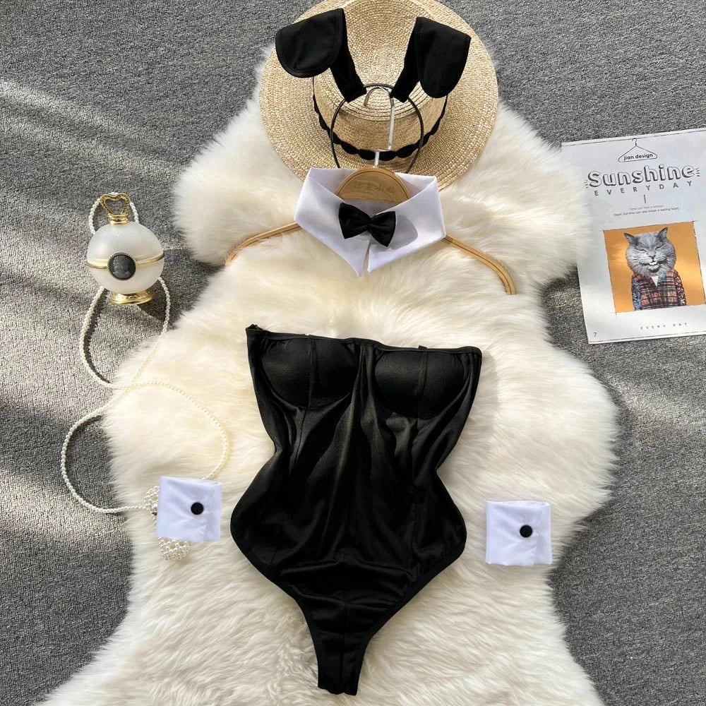 Elegant and sexy women's lingerie set – includes bra and panty for a flattering, confident look. Perfect blend of comfort and allure!