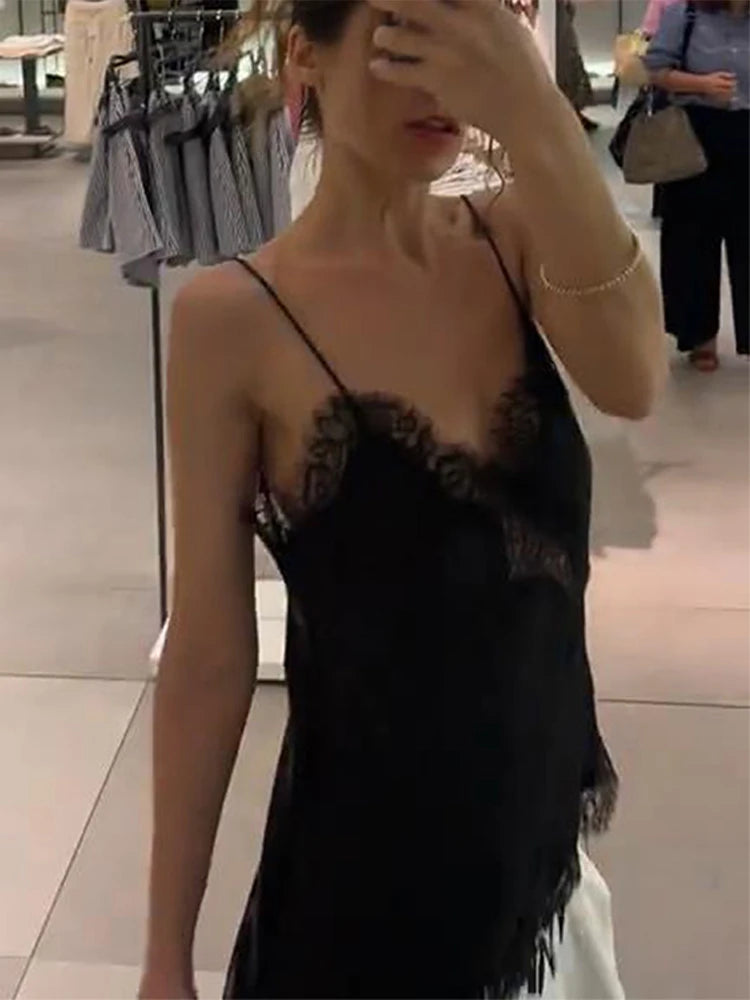 Sexy Chic Black Lace Cami Tops Women V Neck Patchwork Sleeveless Y2k Girl Tops Fashion 2025 Summer Holiday Beach Tank Tops