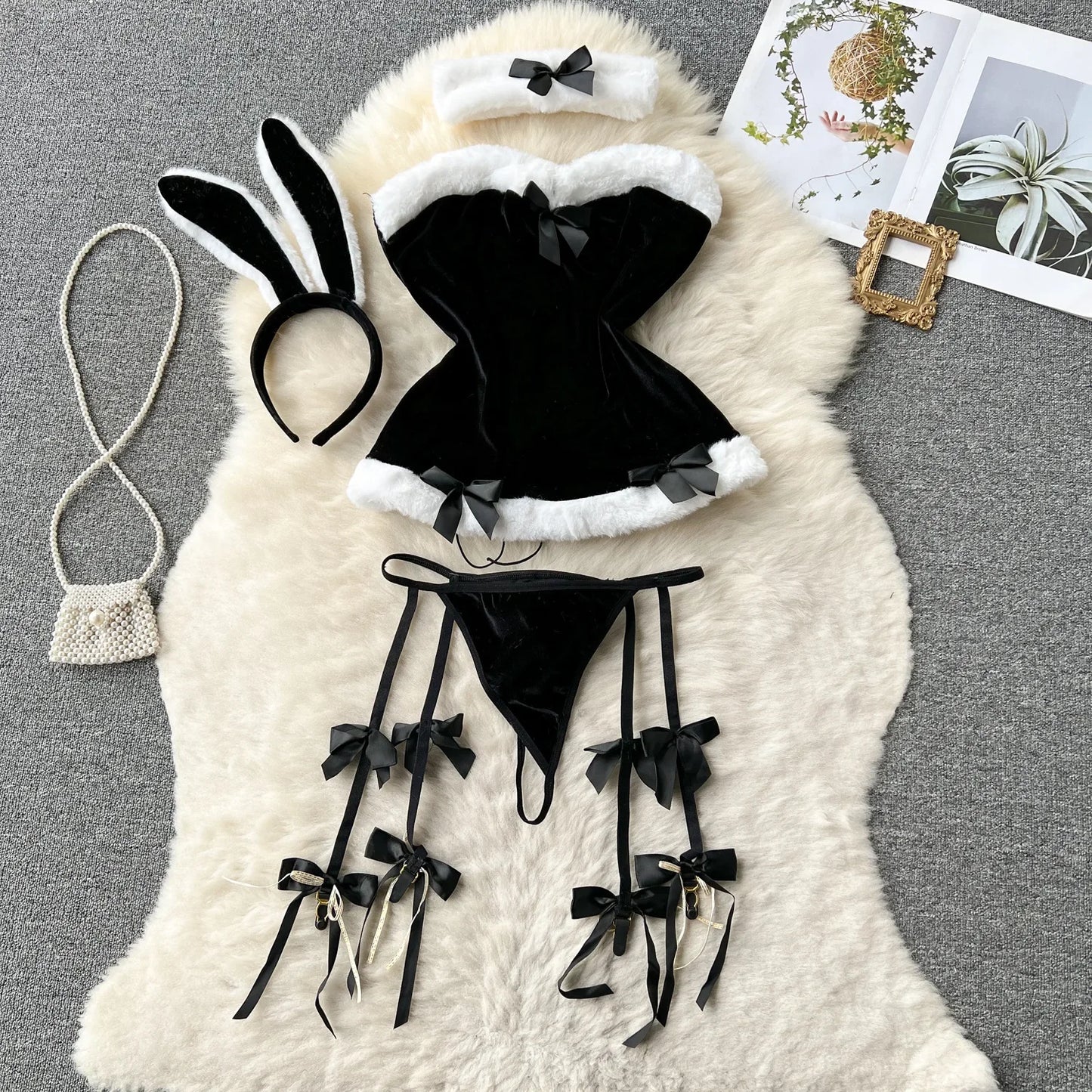 Elegant and sexy women's lingerie set – includes bra and panty for a flattering, confident look. Perfect blend of comfort and allure!